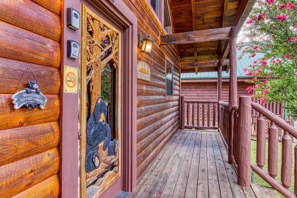 Always Kiss Me Goodnight- Hot Tub, You Get 1089 Of Free Area Attraction Tickets For Each Paid Day! Pigeon Forge Esterno foto