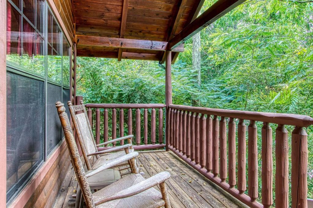 Always Kiss Me Goodnight- Hot Tub, You Get 1089 Of Free Area Attraction Tickets For Each Paid Day! Pigeon Forge Esterno foto